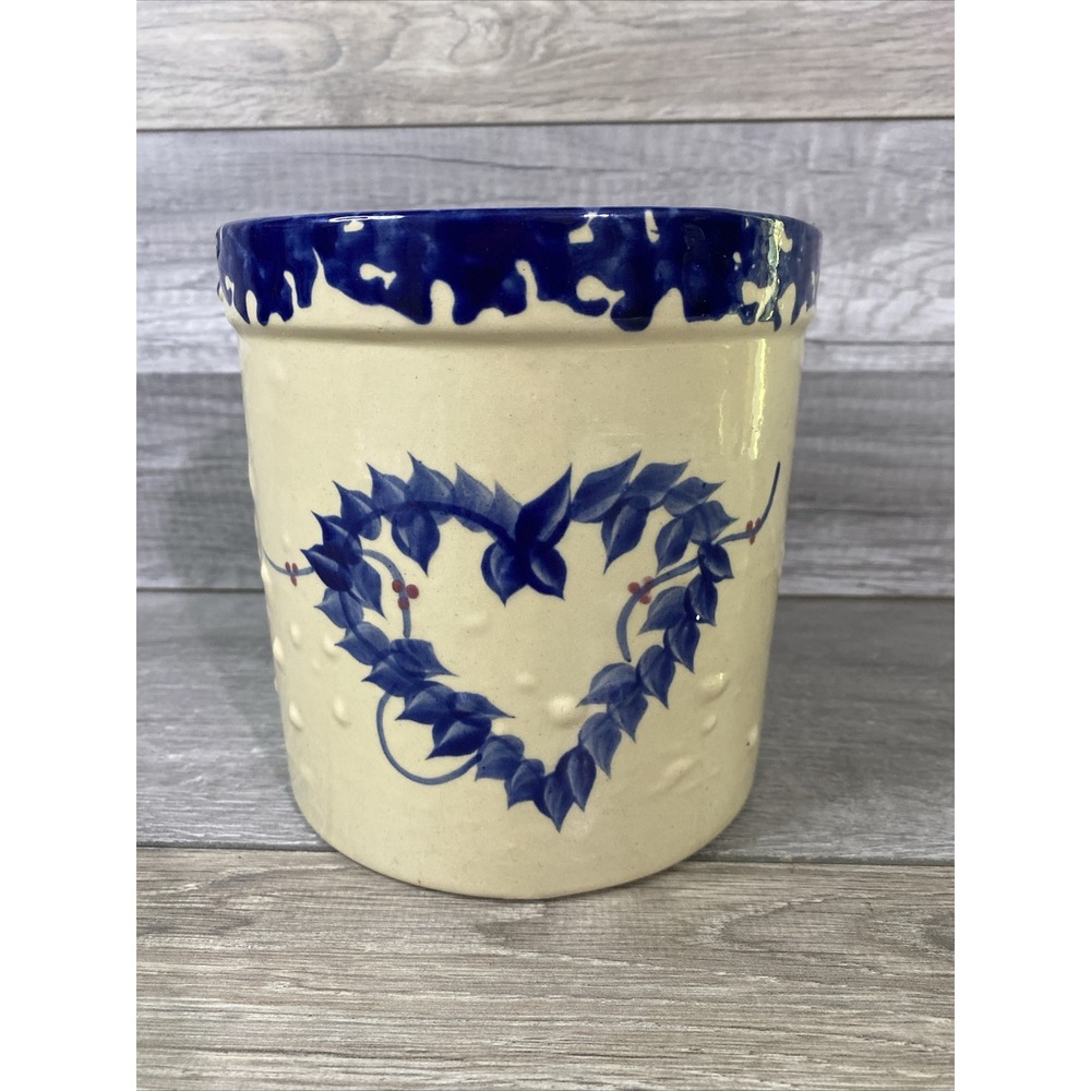 Alpine Pottery Stoneware Crock Roseville Ohio Blue Heart Cream Excellent 1995‎